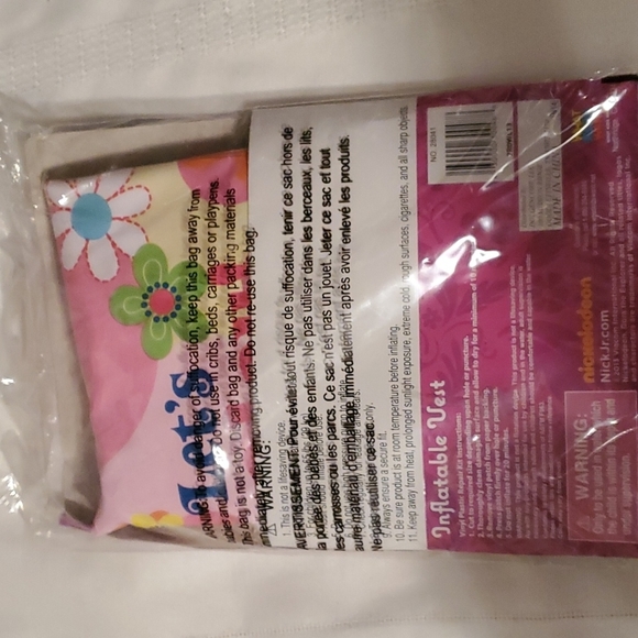 New unused sealed hopping ball 5+ & Dora and Boots and inflatable vest 3+ - Picture 4 of 5